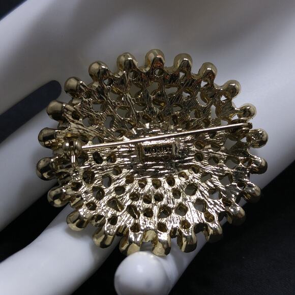 Monet Clear Black Rhinestone Oval Brooch, Gold Plated, 1980s Vintage Jewelry - Picture 2 of 10